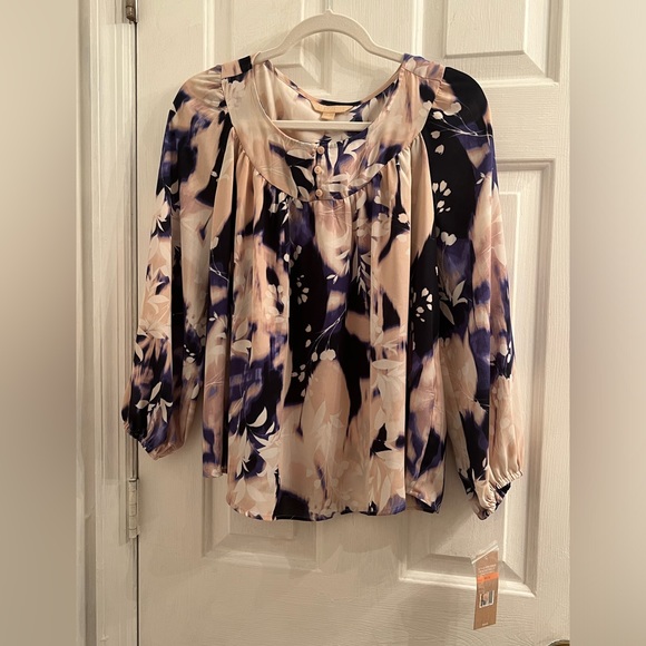 Size small vibrant purple and cream pink floral pattern long sleeve blouse - Picture 2 of 6